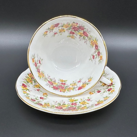 Royal Grafton Peach Colour Flowers Tea Cup Saucer Set Bone China England - Picture 3 of 5